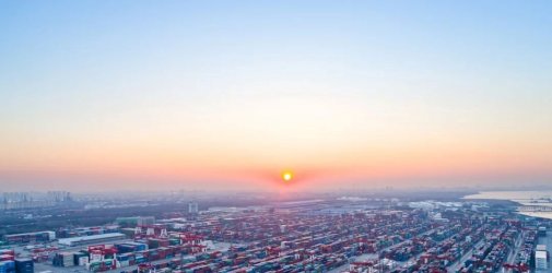 深圳按下“暂停键”！工厂停产，仓库暂停收发货，港口仍平稳有序运行！