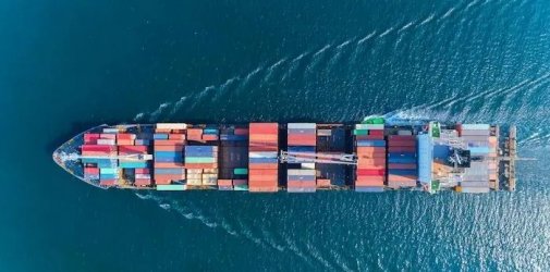 『重磅』海运费已跌至去年同期水平，天价运费8月出现大反转？长约价“保护伞”没了