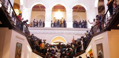 崩了！斯里兰卡恐推倒“脆弱经济体”多米诺骨牌！