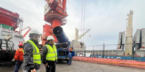 72小时极限挑战——西太普泽高效完成8900吨木薯片首船转运