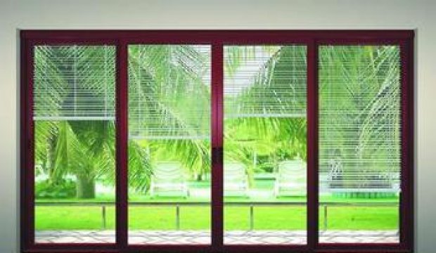 How to install built-in louver insulating glass